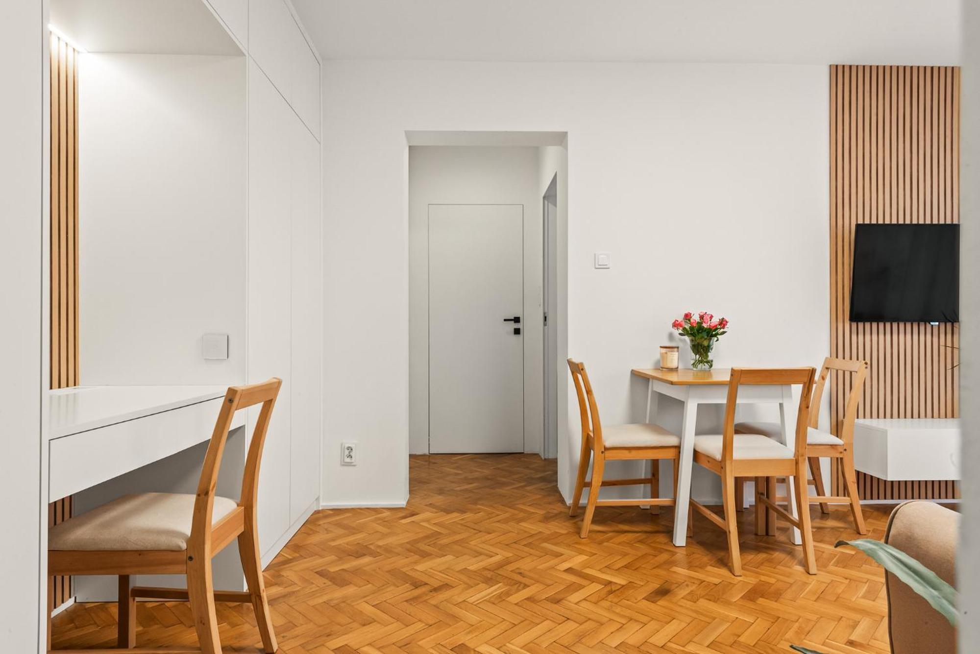 Rentplanet - Apartamenty Przy Palacu Kultury I Nauki Varsovie Extérieur photo